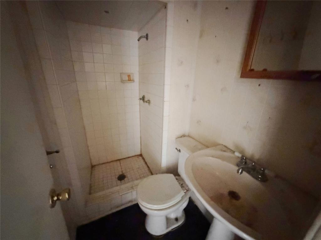 400 E Wade Street Property Photo 8