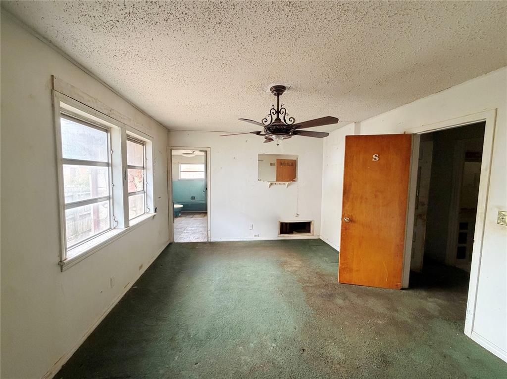 400 E Wade Street Property Photo 11