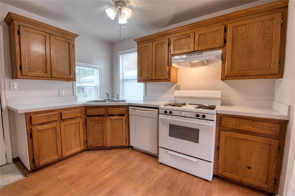 414 Reed Place Property Photo 2