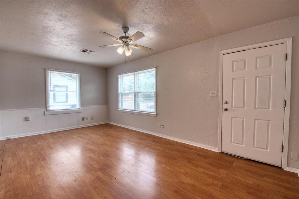 414 Reed Place Property Photo 5