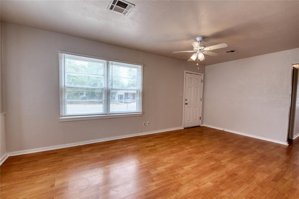 414 Reed Place Property Photo 6