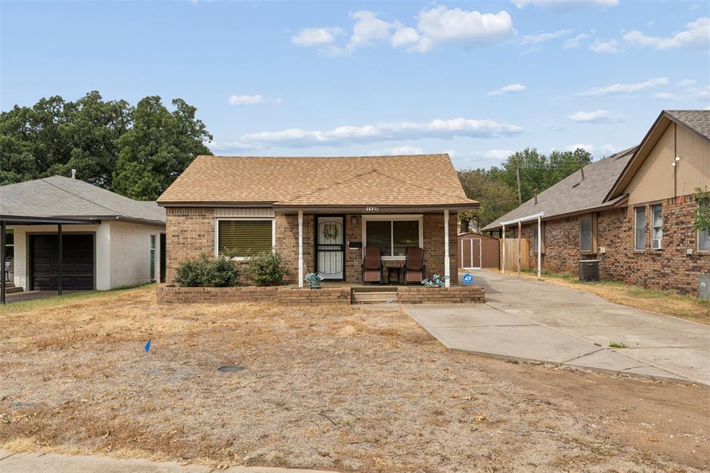 1143 Ne Grand Boulevard Property Photo 1