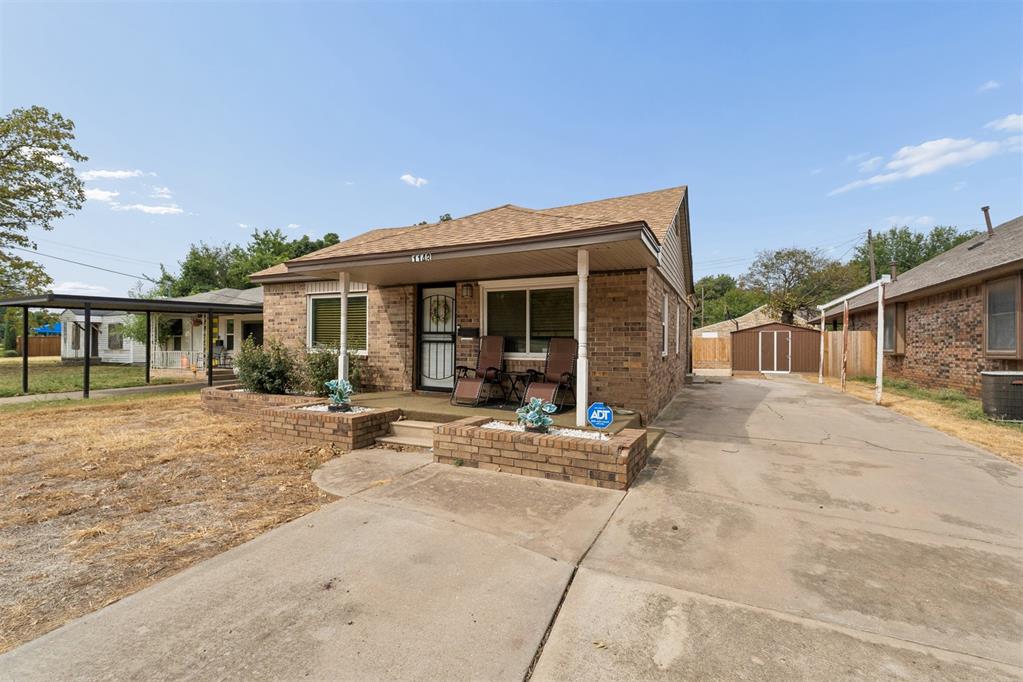 1143 Ne Grand Boulevard Property Photo 5
