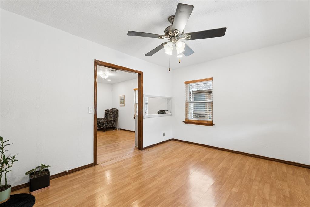 1143 Ne Grand Boulevard Property Photo 8