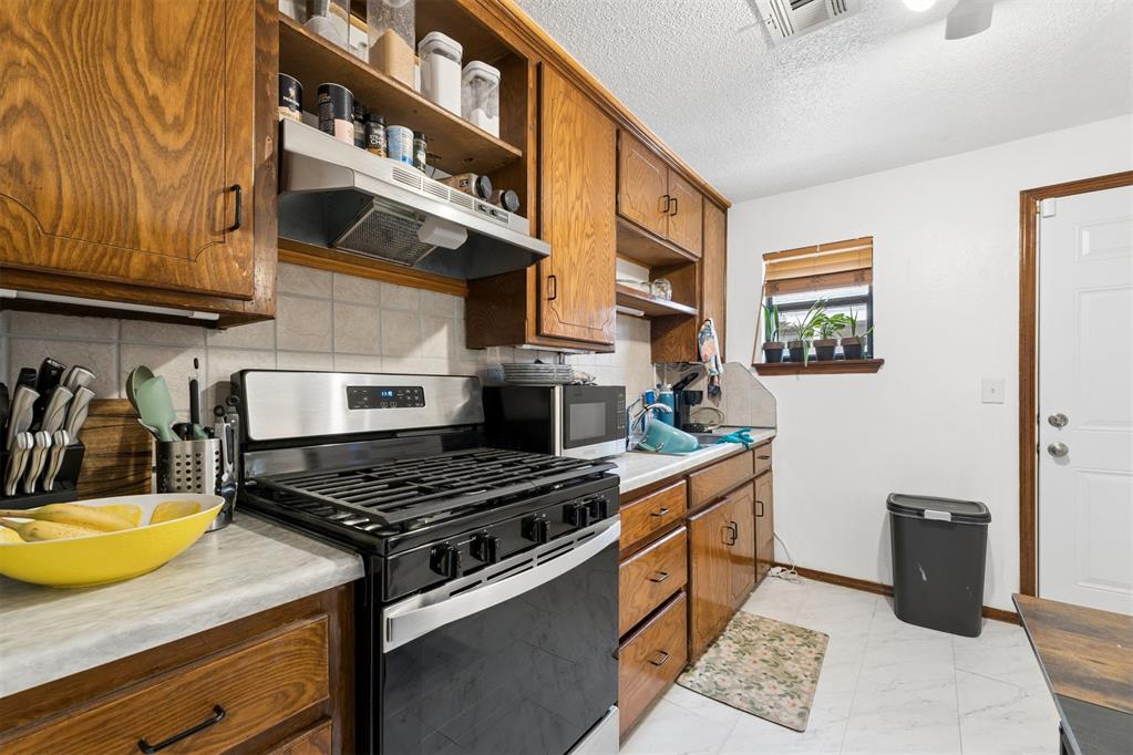 1143 Ne Grand Boulevard Property Photo 13