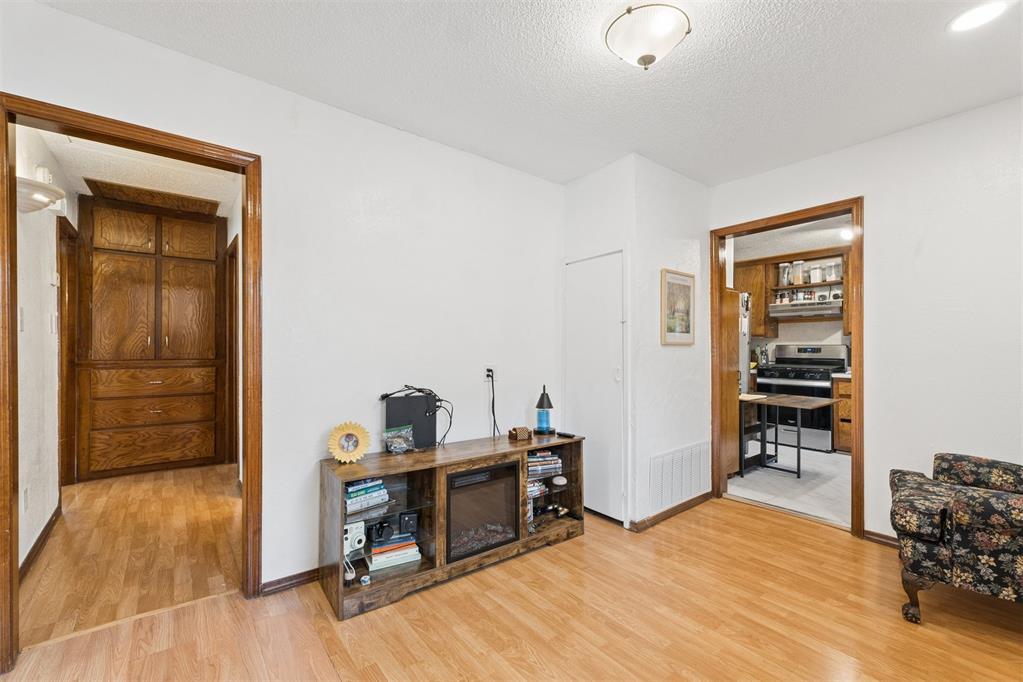 1143 Ne Grand Boulevard Property Photo 15