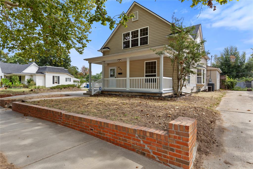 627 N Park Avenue Property Photo 3