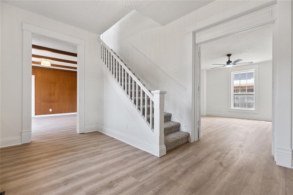 627 N Park Avenue Property Photo 4