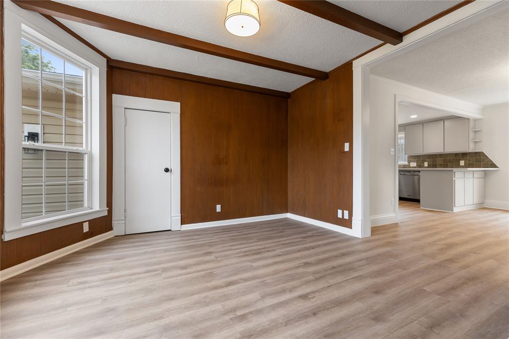 627 N Park Avenue Property Photo 6