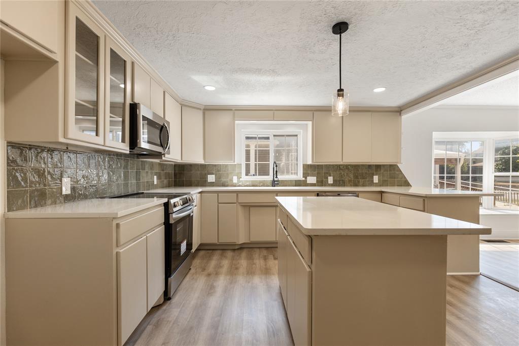 627 N Park Avenue Property Photo 17