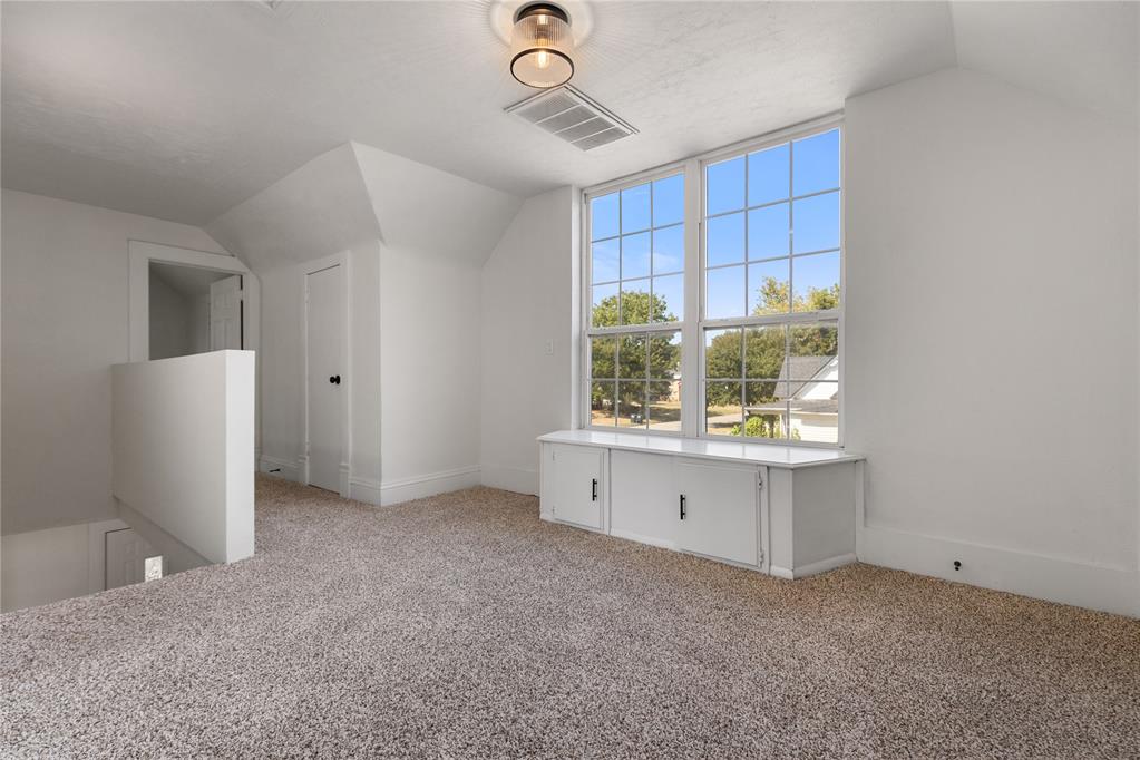 627 N Park Avenue Property Photo 27