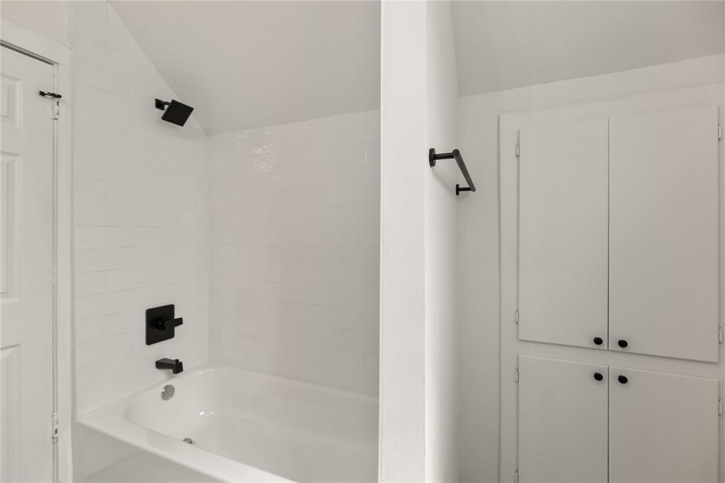 627 N Park Avenue Property Photo 36