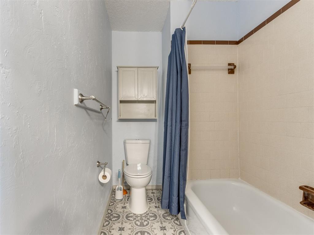 1404 Mary Lee Lane Property Photo 6