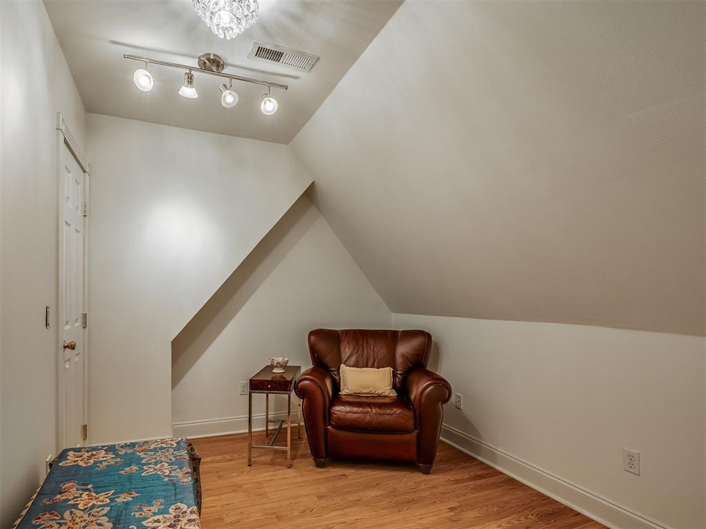 9216 Oakmont Drive Property Photo 32