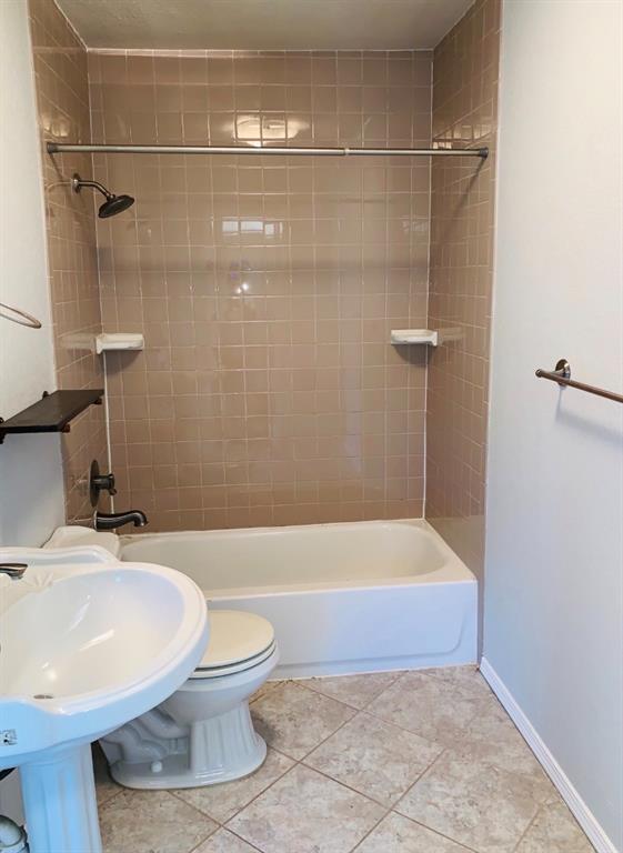 3025 Nw 69th Street Property Photo 6