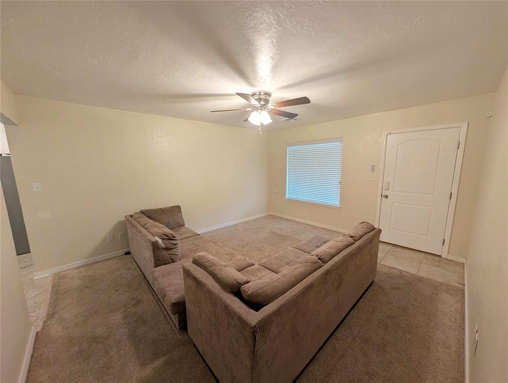 1614 Surrey Drive Property Photo 3