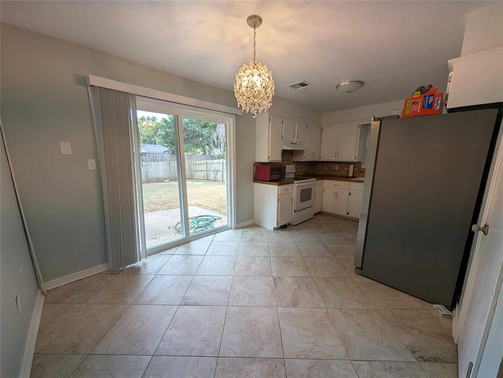 1614 Surrey Drive Property Photo 5