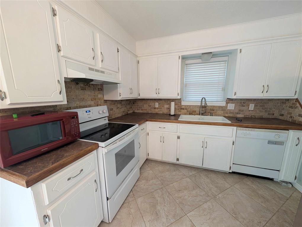 1614 Surrey Drive Property Photo 8