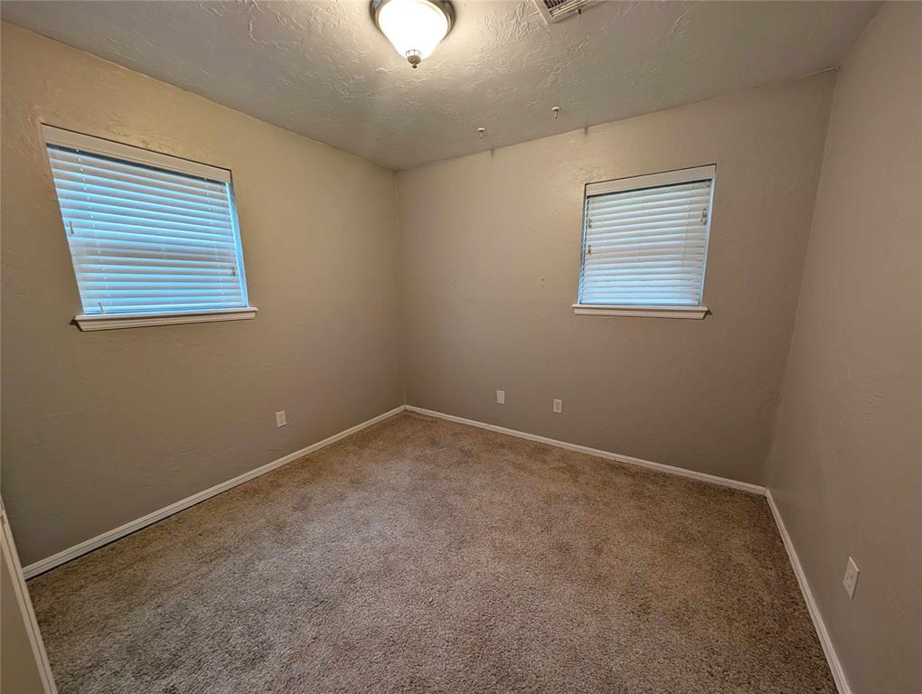 1614 Surrey Drive Property Photo 12