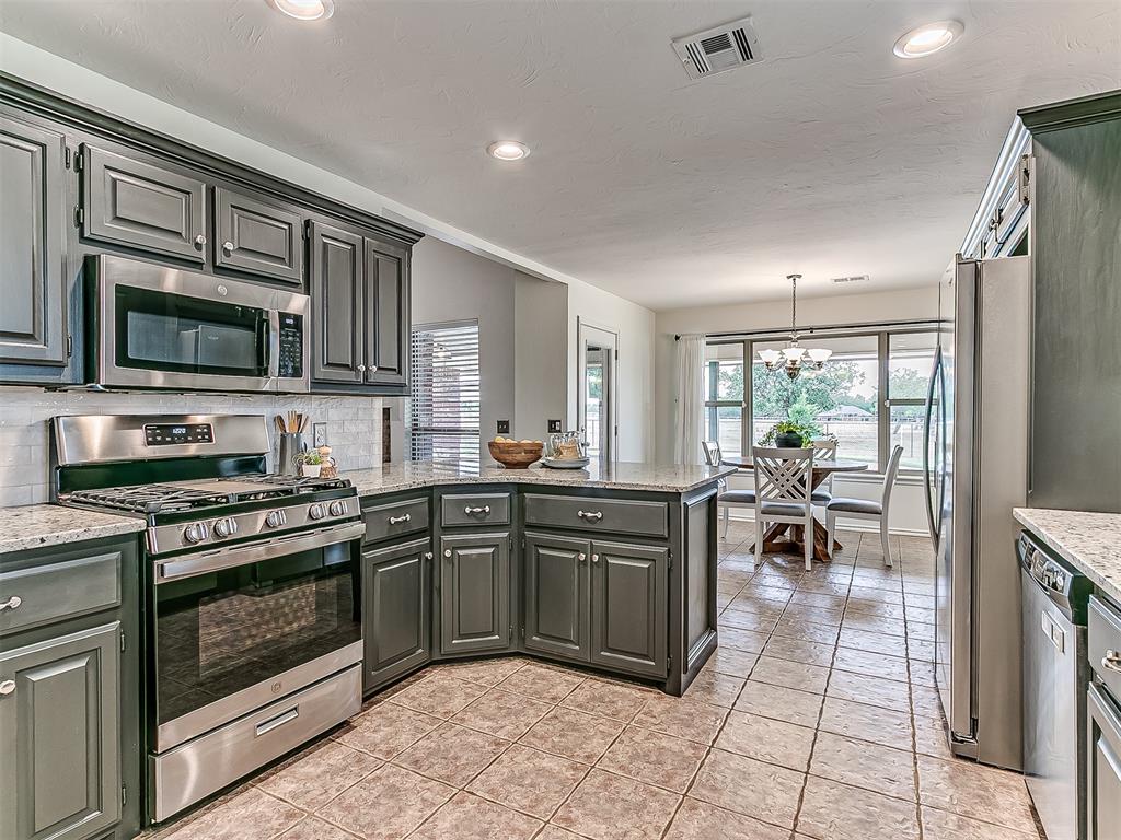 1609 Cedar Ridge Drive Property Photo 11
