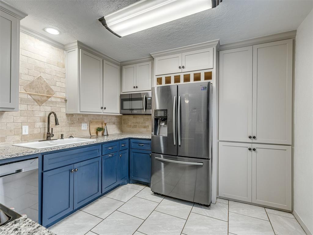 105 Woods Avenue Property Photo 6