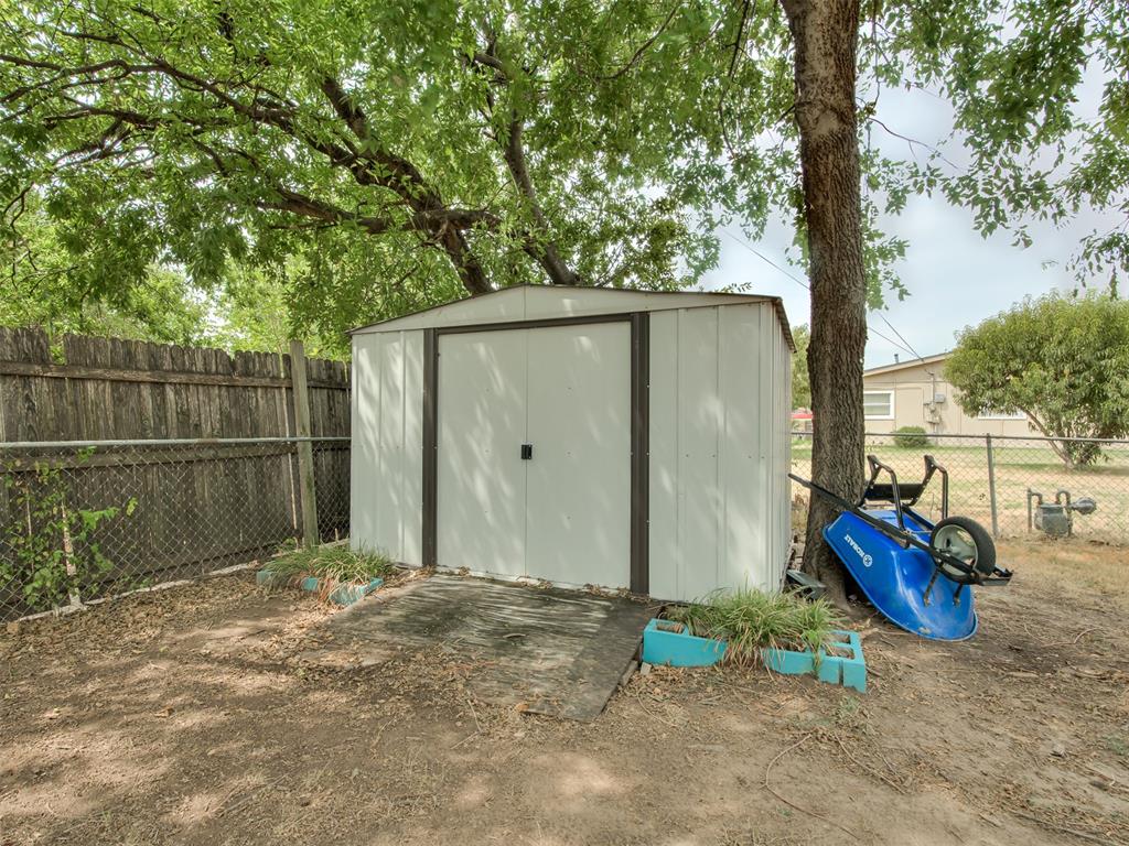 105 Woods Avenue Property Photo 25