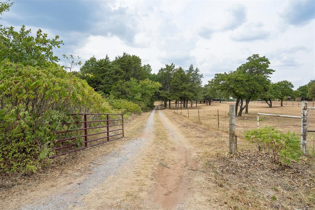20101 N Choctaw Road Property Photo 6