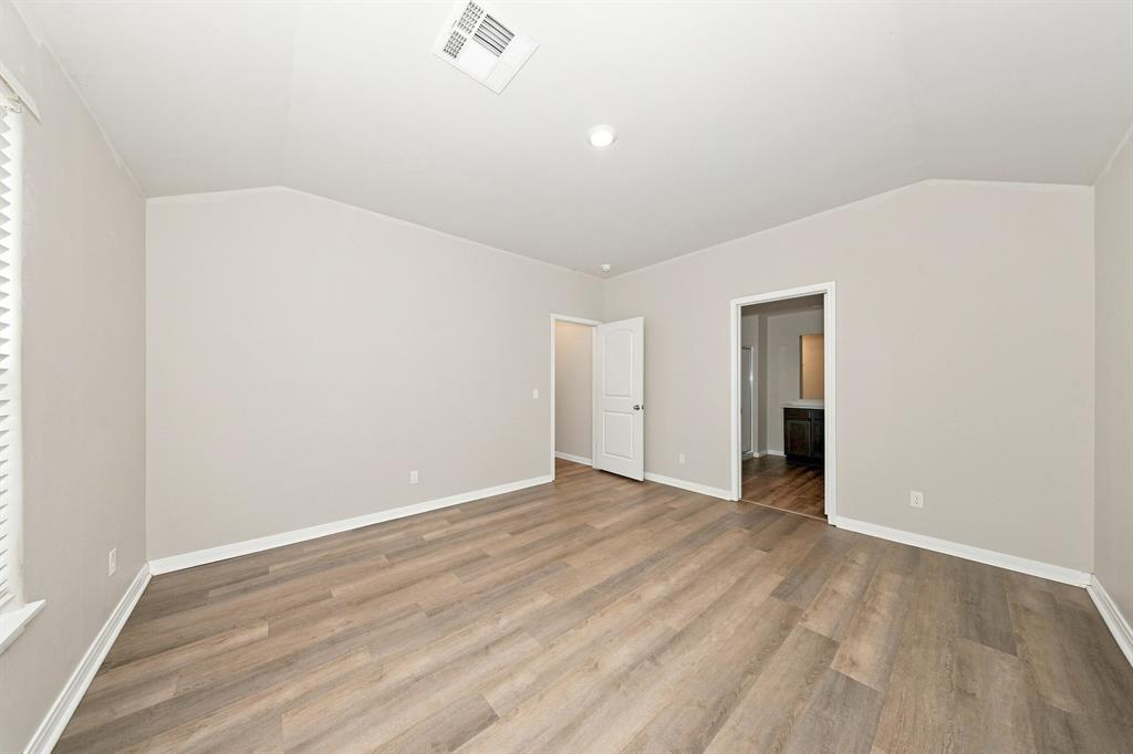 920 Nw 3rd Street Property Photo 6