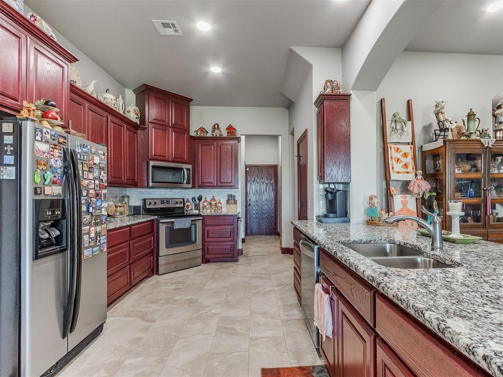 401 Carlow Way Property Photo 14