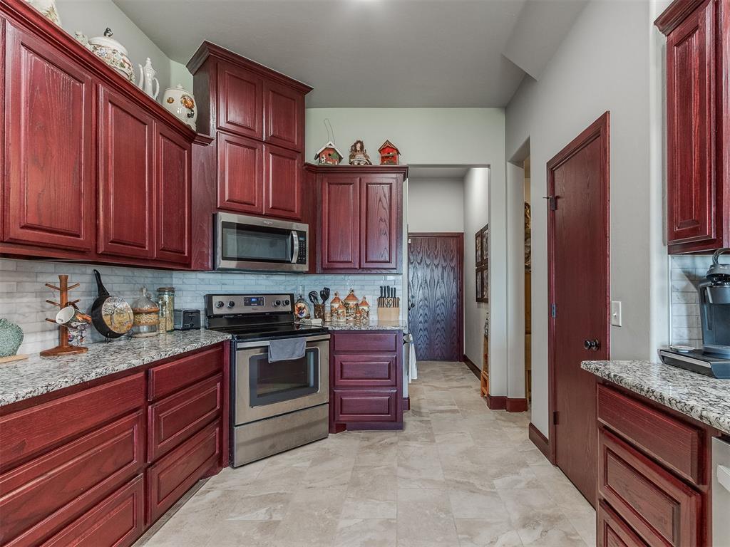 401 Carlow Way Property Photo 15