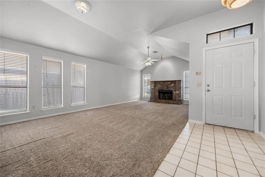 2429 Glen Oaks Drive Property Photo 2