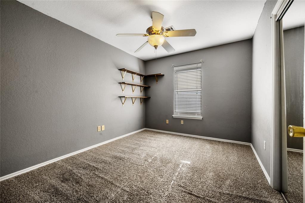 2429 Glen Oaks Drive Property Photo 9