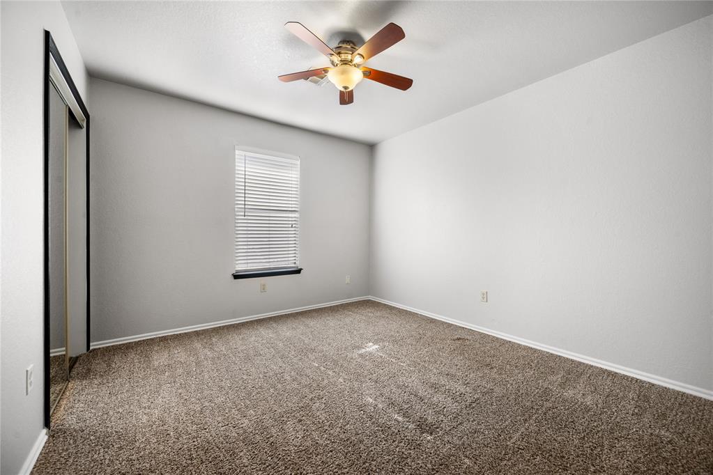 2429 Glen Oaks Drive Property Photo 10