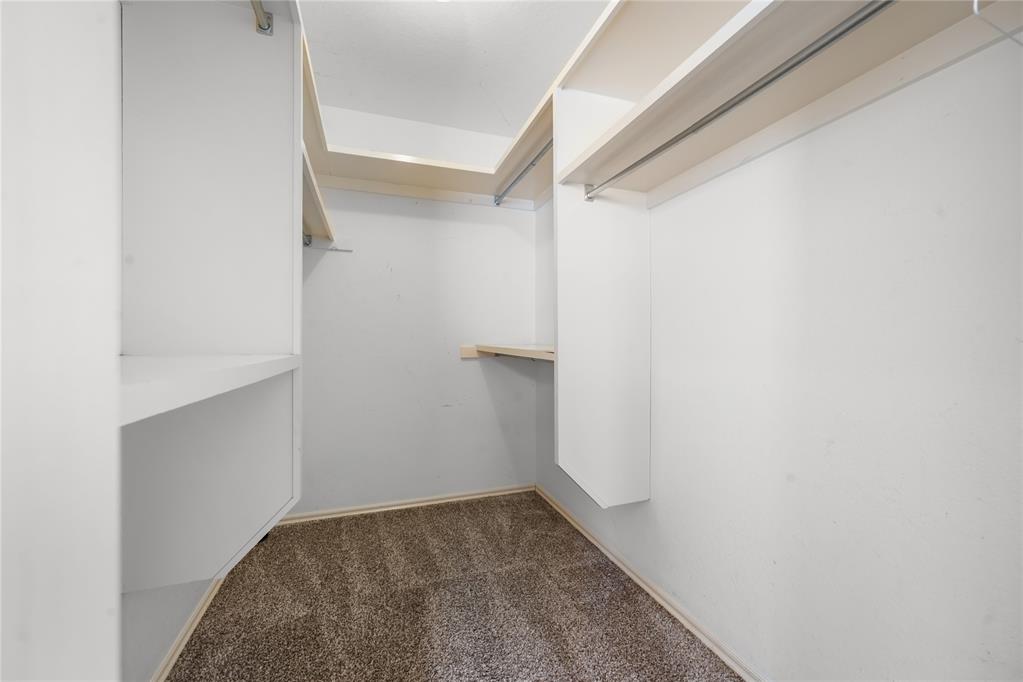 2429 Glen Oaks Drive Property Photo 14