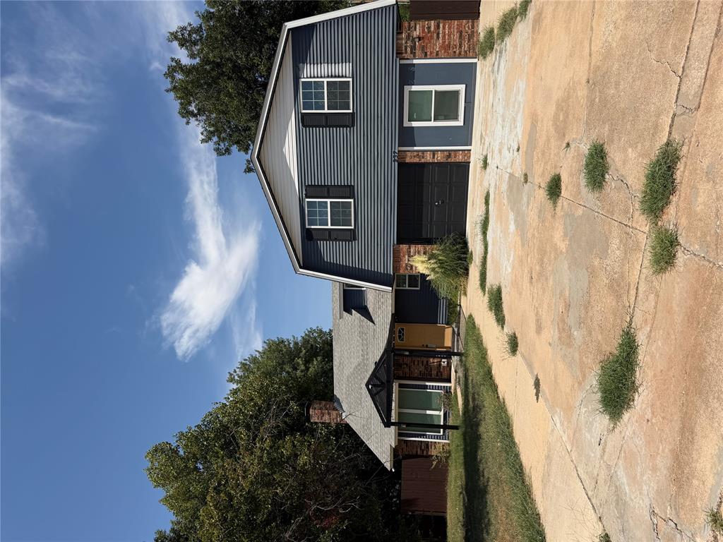 237 E Mohr Lane Property Photo 1