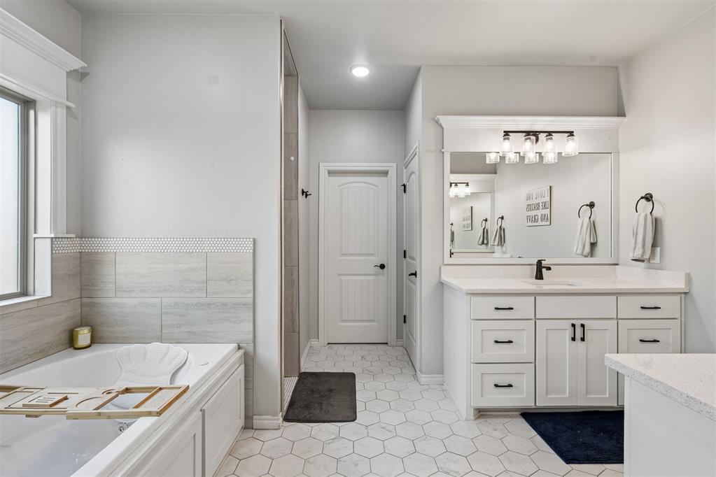 14101 Village Creek Way Property Photo 20