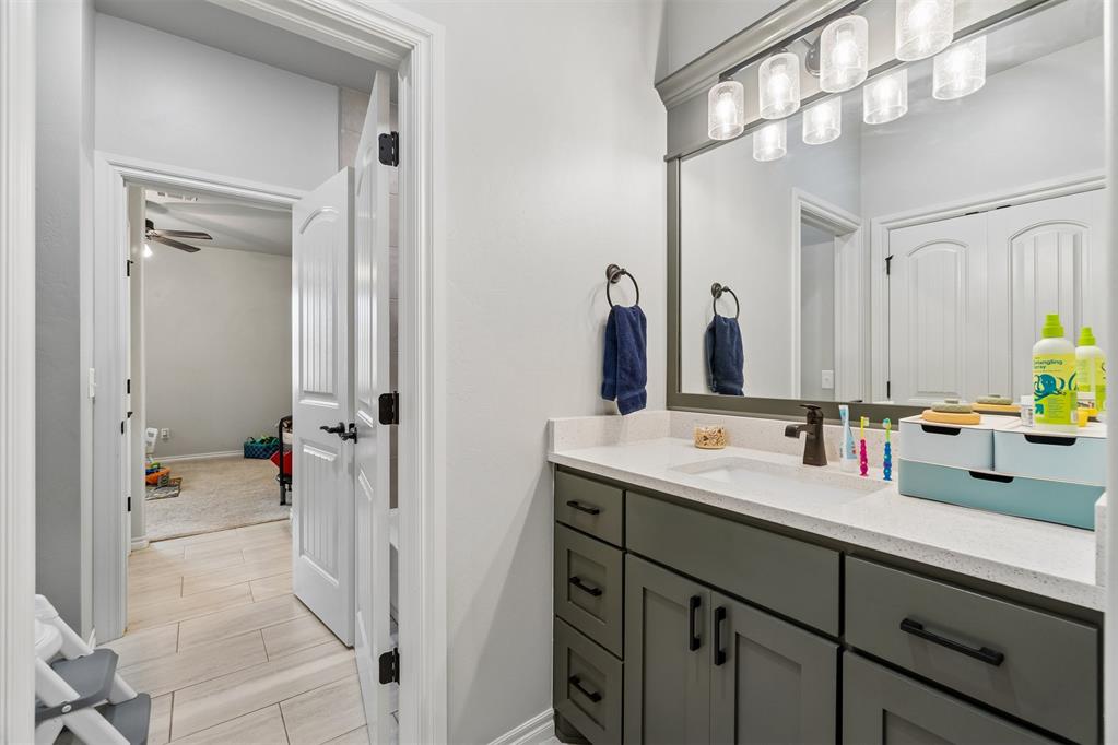 14101 Village Creek Way Property Photo 28