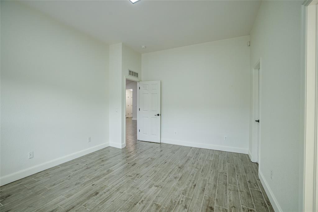 2812 Edgemere Drive Property Photo 16