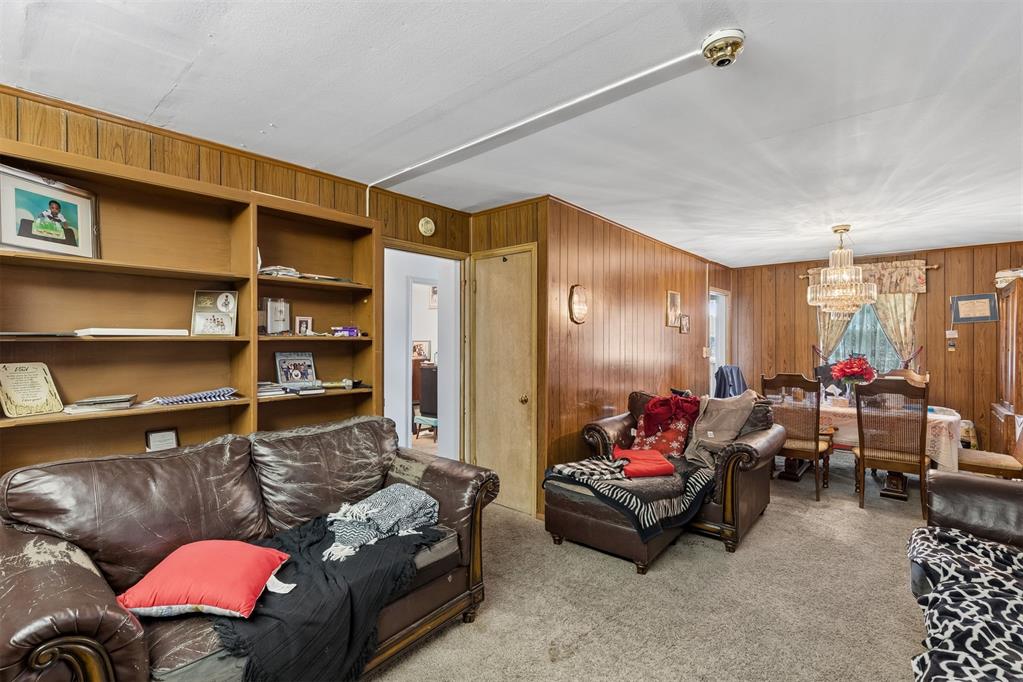 3112 Center Street Property Photo 6