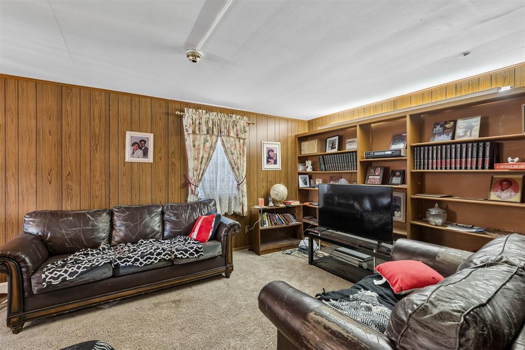 3112 Center Street Property Photo 7