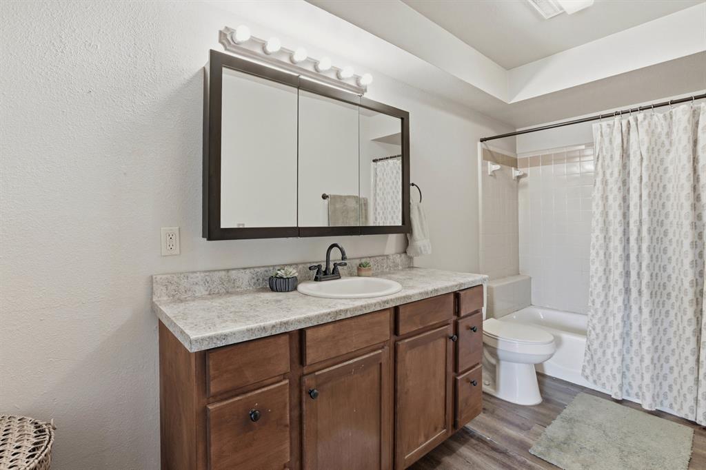 509 Fenwick Court Property Photo 17