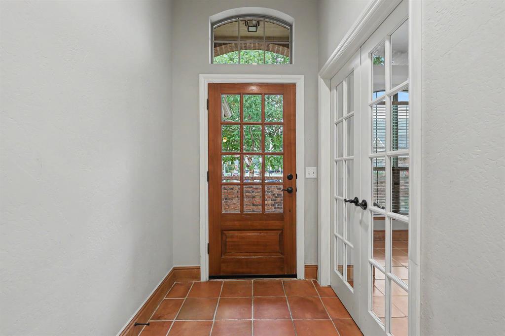 13300 Prairie View Lane Property Photo 6