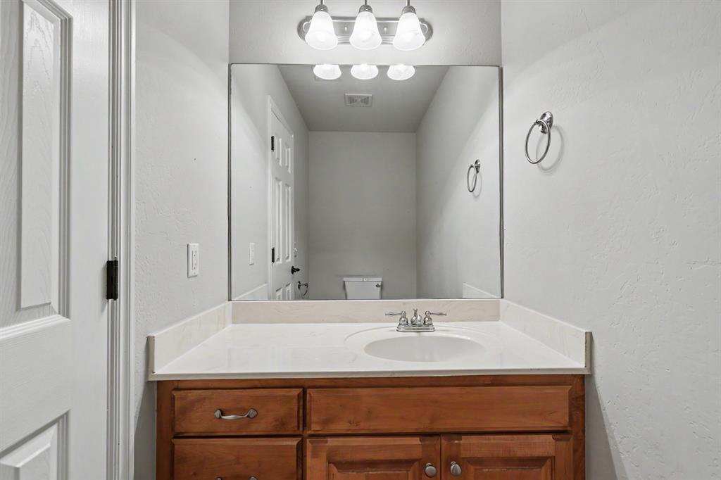 13300 Prairie View Lane Property Photo 9