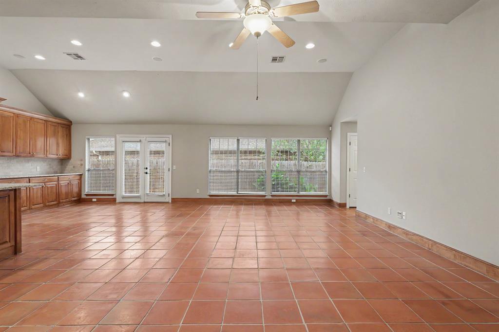 13300 Prairie View Lane Property Photo 10