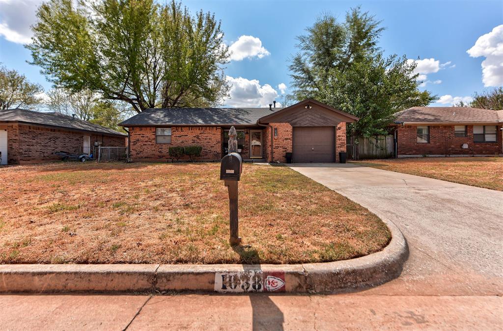 1038 W Griggs Way Property Photo 1