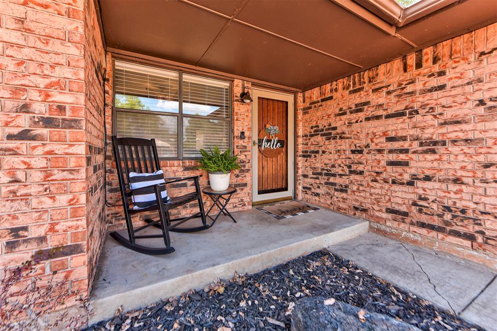 1038 W Griggs Way Property Photo 3