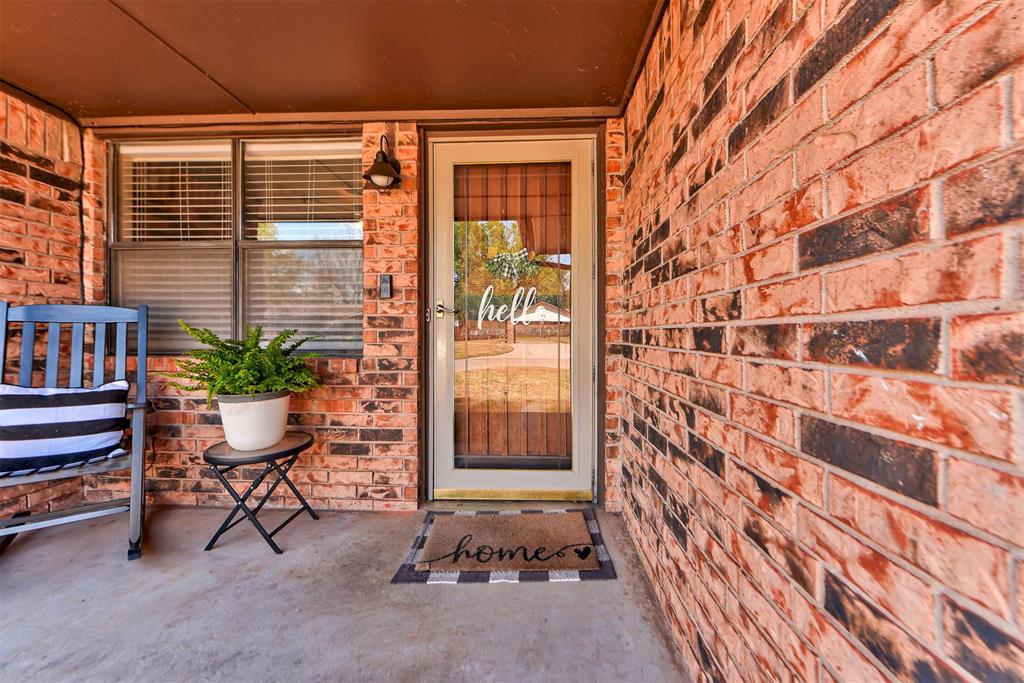 1038 W Griggs Way Property Photo 4