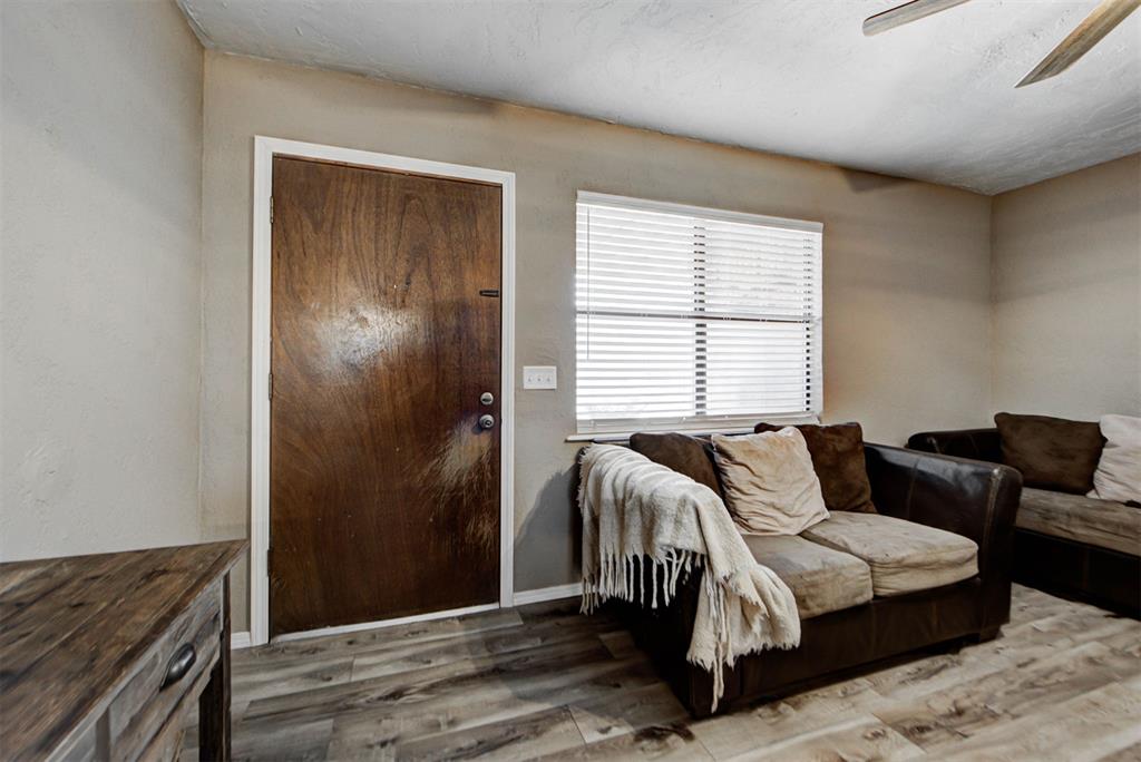 1038 W Griggs Way Property Photo 6