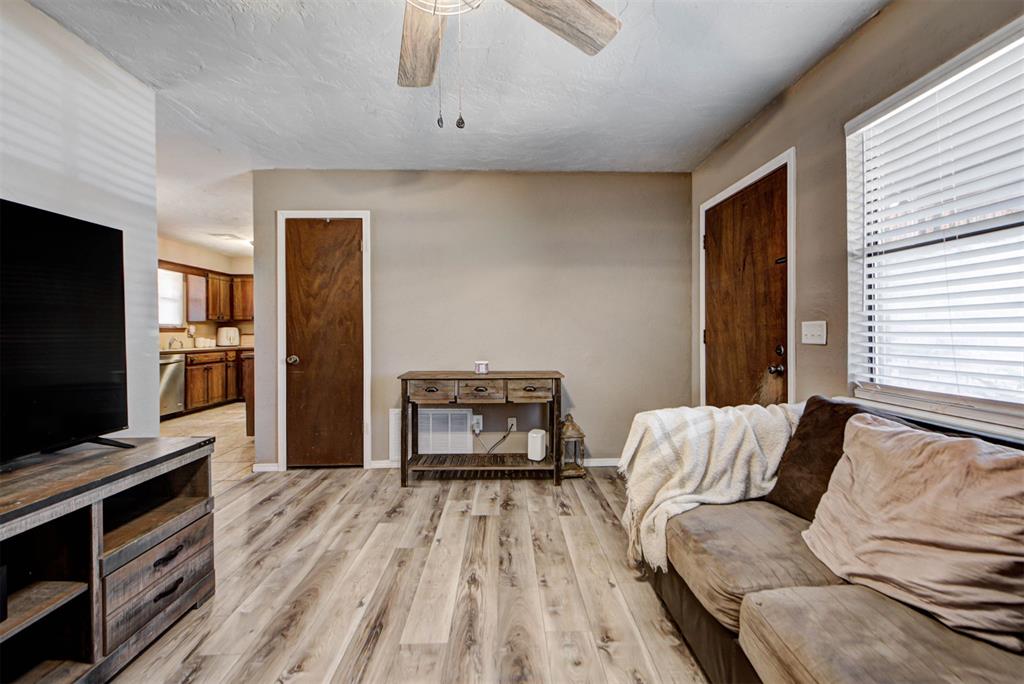 1038 W Griggs Way Property Photo 10