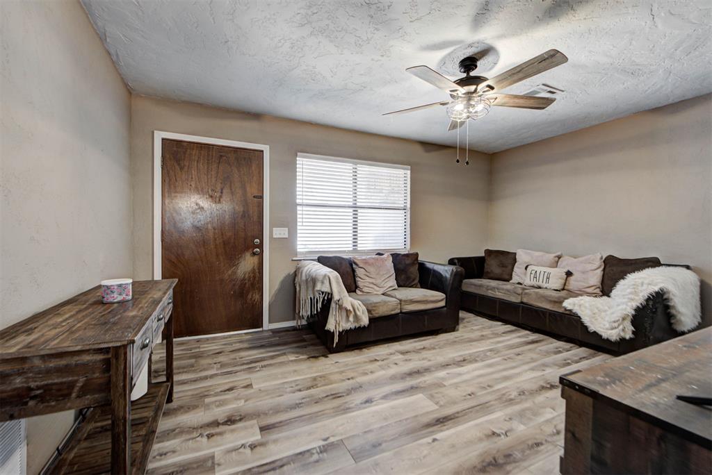 1038 W Griggs Way Property Photo 11